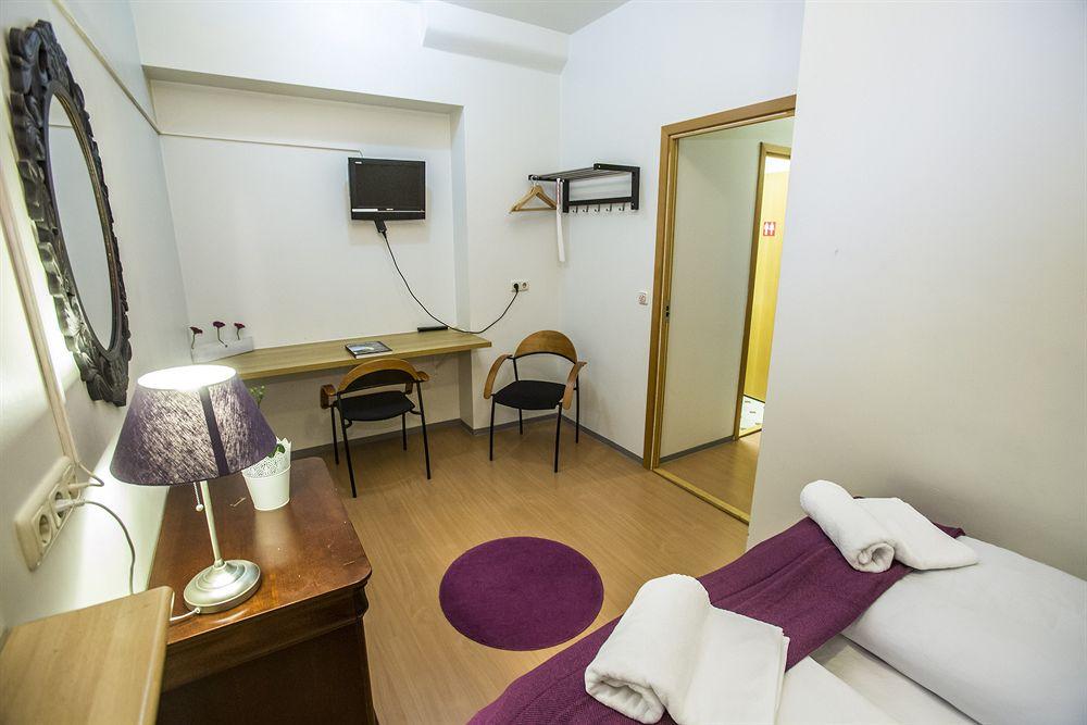 Capital-inn Hostel *